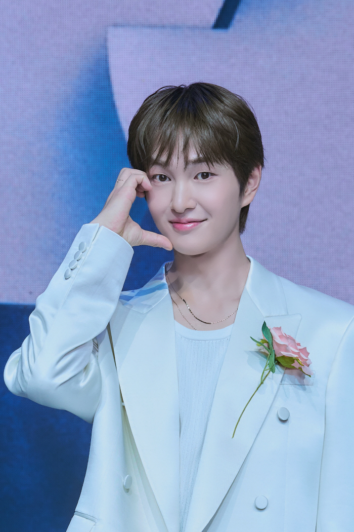 SHINee’s Onew Returns with Second Full Album and Announces First Solo World Tour