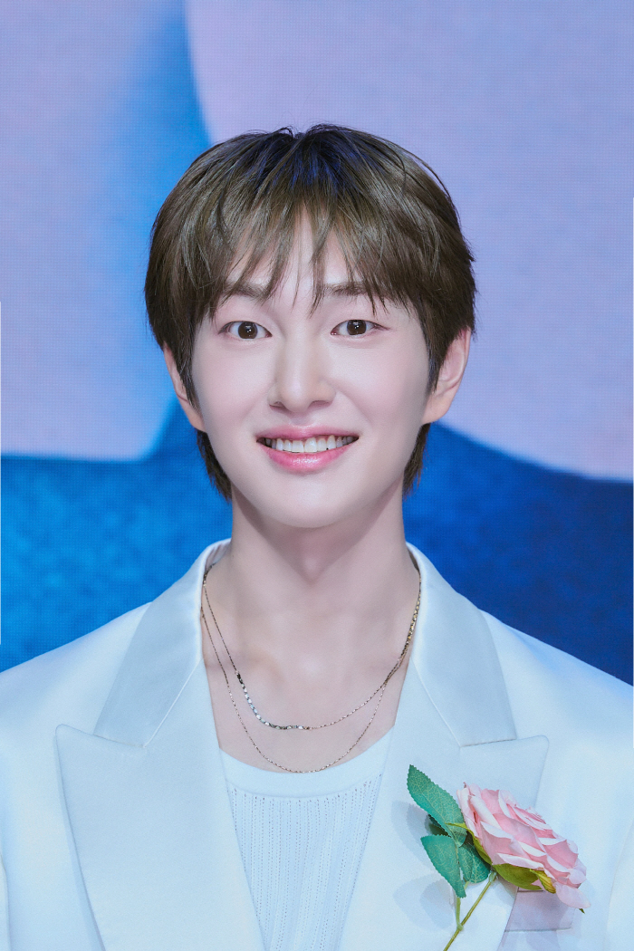 SHINee’s Onew Returns with Second Full Album and Announces First Solo World Tour