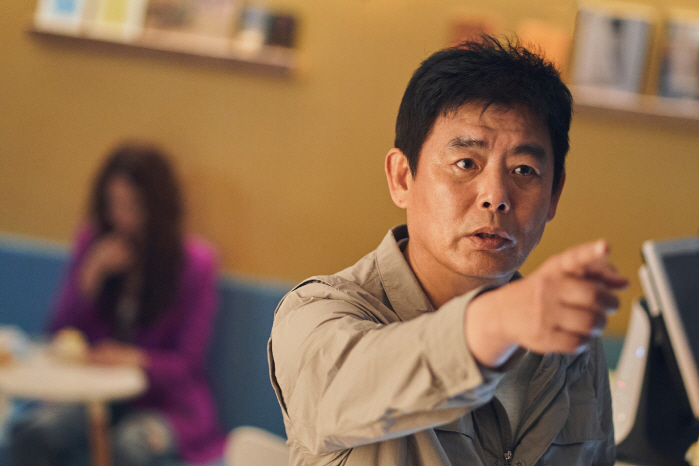 Sung Dong-il Stars as Protective Father in New Demonic Comedy ‘Pretty Crazy’