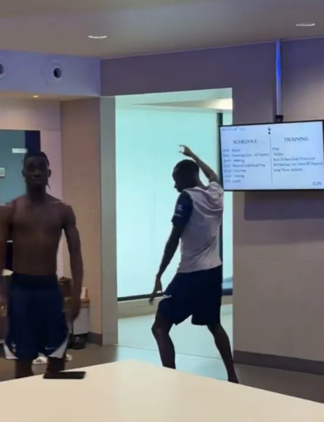 This is why we need Son Heung-min. Woo Do-ji, director Frank's new tactic, Long-Royne audition leak...Tottenham's Saint-Excuseum Joins Captain's First Training
