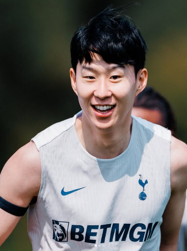 This is why we need Son Heung-min. Woo Do-ji, director Frank's new tactic, Long-Royne audition leak...Tottenham's Saint-Excuseum Joins Captain's First Training