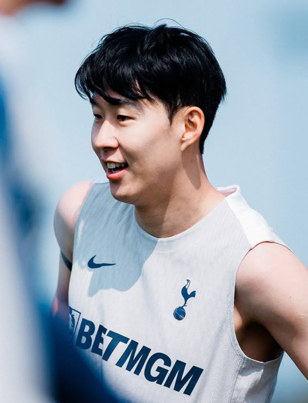 This is why we need Son Heung-min. Woo Do-ji, director Frank's new tactic, Long-Royne audition leak...Tottenham's Saint-Excuseum Joins Captain's First Training