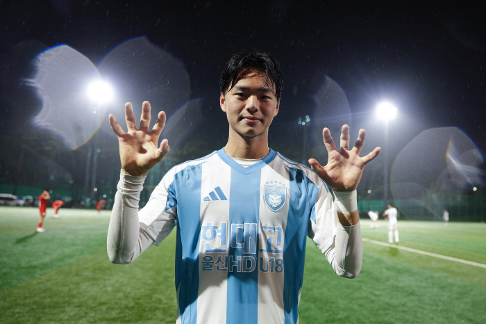 Ulsan's top prospect Kim Min-chan from striker to fullback. Please look forward to it