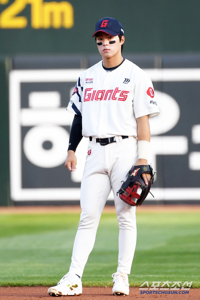 What's the secret to a complete change in the first half of the year when you finished with .300 hitters? Sajik idol Han Taeyang's inner chance is mine. 