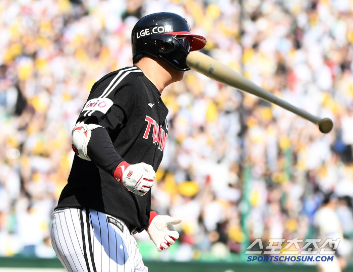 The 6.5 game difference was also burdensome. Hanwha is also under the pressure that the No. 1 team will feel, as said by the winner, who is 4.5G behind. We're going after each other