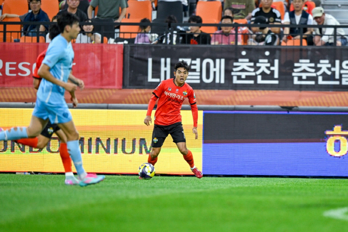 Gangwon FC Kim Dae-won, a special memory gift for fans...A daily clerk and signing event at the home game on the 19th