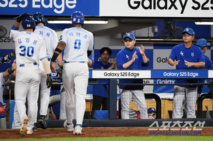 If Samsung finishes the worst first half of the season and wins 3,000 games for the first time in the KBO, will fall baseball automatically advance?