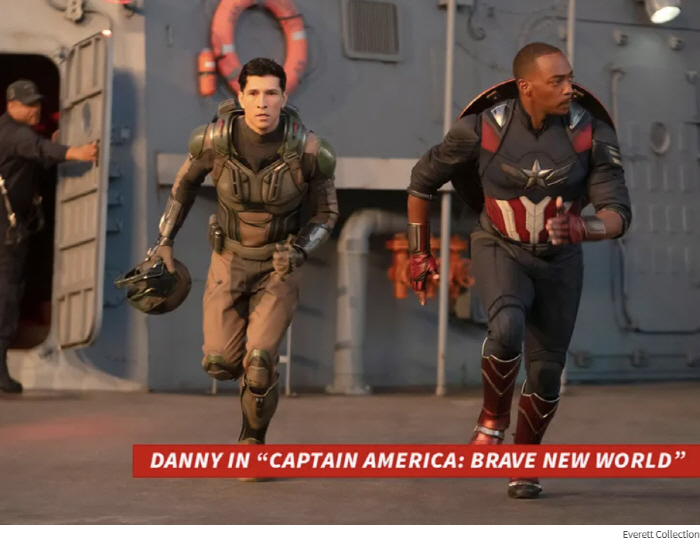 Jessica Alba captures 'Captain America' star and love..a pink date