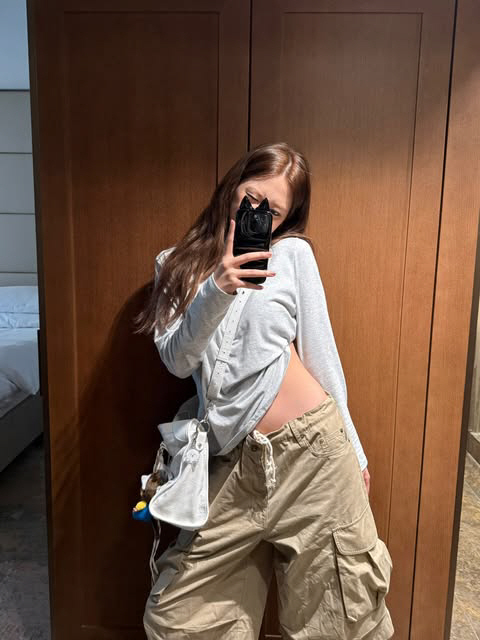  I've Ahn Yu-jin, summer visuals completed with crop tops...'Tan-tan  fresh'