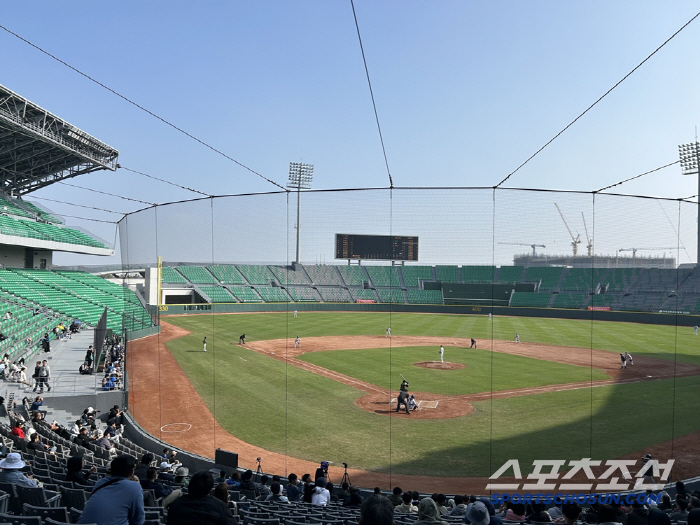 Taiwan, which is ahead of South Korea, is determined to be the exclusive stadium for the six-sided national team