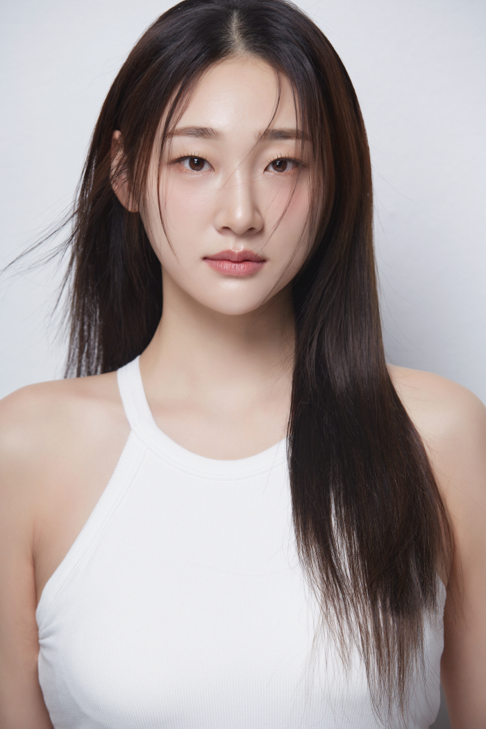 Volleyball → Beach Volleyball → Movie Challenge Continuation! Si Eun-mi has joined hands with baseball legend Kim Tae-kyun...Please look forward to our activities where we can express our sincere feelings