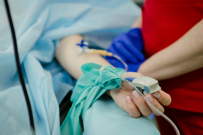What is a lifeline arteriovenous fistula composition in hemodialysis patients?