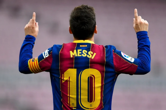 18-year-old Yamal, owner of Barcelona's new No. 10...Billion-sounding annual salary → 1.6 billion penalty crisis is bad news