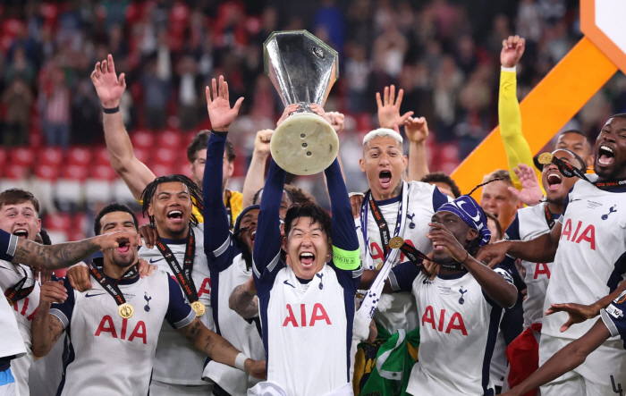 Coach Frank, who realized the reality of Tottenham, wants one more year of leadership from Son Heung-min