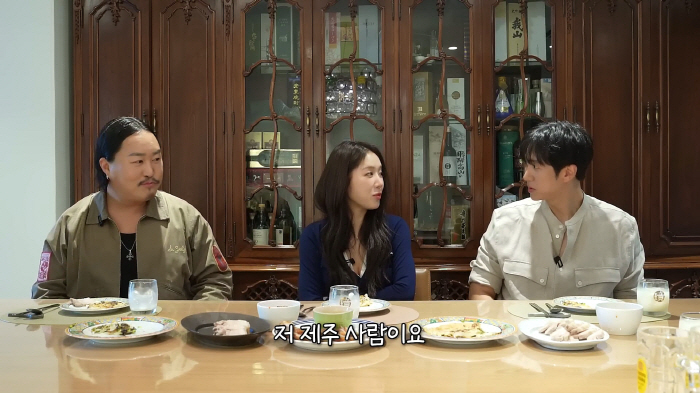 Disappointed to see that Jeju native was completely deceived...Let's edit Sung Si-kyung's embarrassment