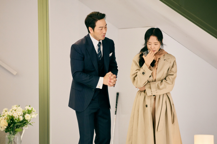 Jeon Do-yeon and Park Hae-soo's plays begin overseas tour of the Cherry Blossom Garden...Hong KongSingapore K Theater Power Checked