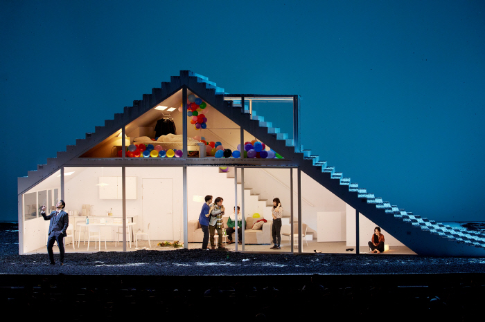 Jeon Do-yeon and Park Hae-soo's plays begin overseas tour of the Cherry Blossom Garden...Hong KongSingapore K Theater Power Checked