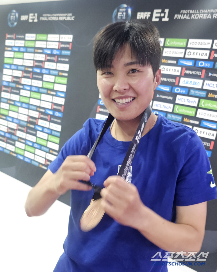 Ji So-yeon, the first winner in 20 years, complained No one could touch the trophy ceremony X a heartwarming back story 