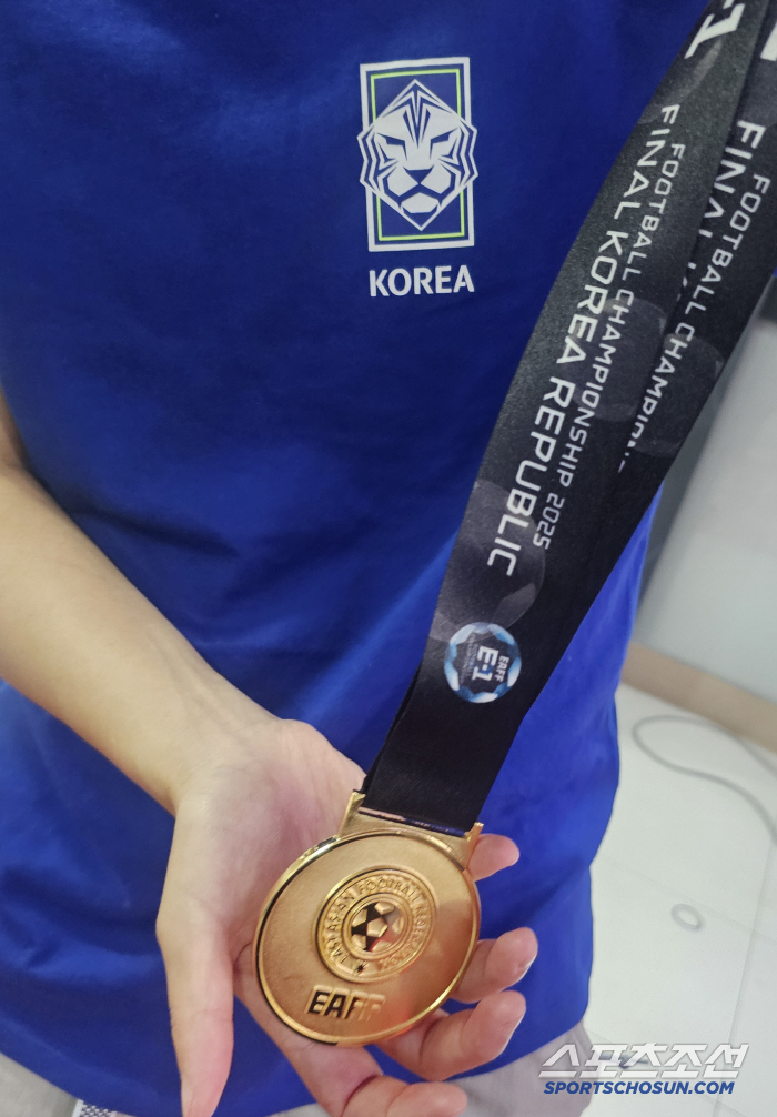 Ji So-yeon, the first winner in 20 years, complained No one could touch the trophy ceremony X a heartwarming back story 
