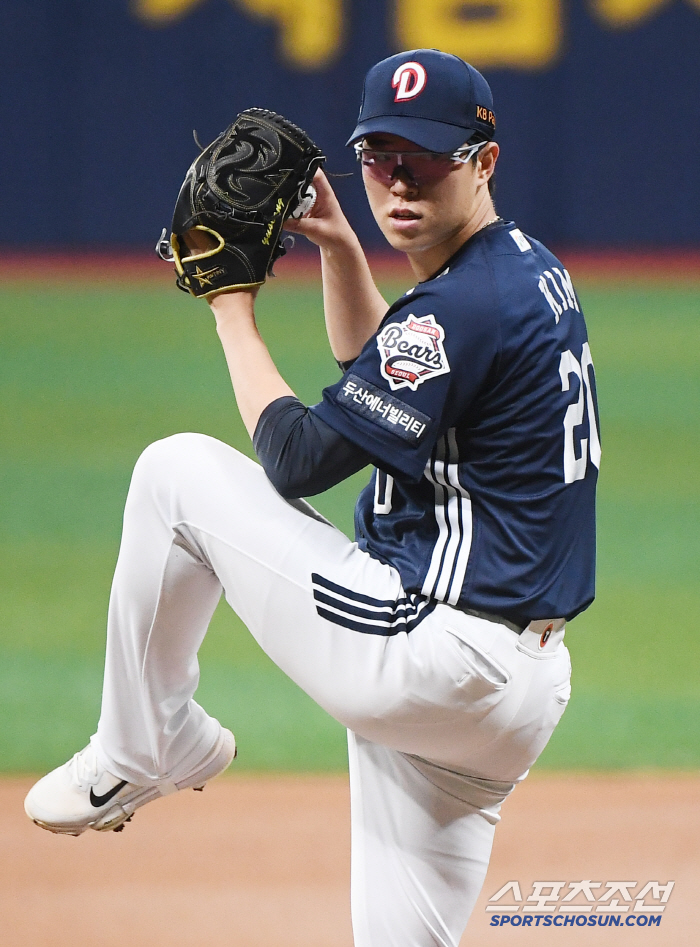 The national hitter gave me that chance.. Crazy talent who throws 150km to 100 pitches eventually goes to the bullpen → No one can beat him with his ball power