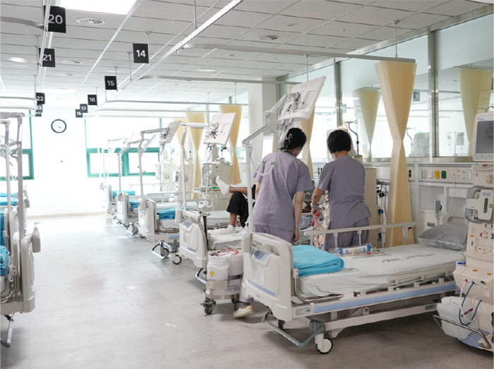 Obtained excellent artificial kidney room certification at Bundang Jesaeng Hospital...Recognition of minimizing patient risk of infection