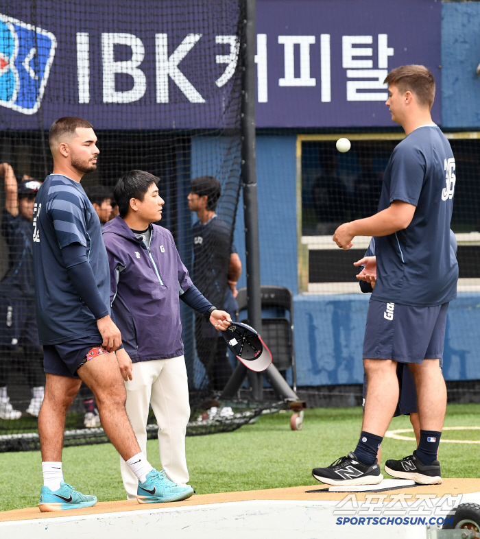  Talks between Gamboa Davidson starting pitchers