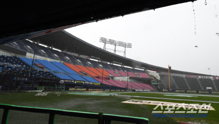  Today's game at Jamsil Stadium is rain-free