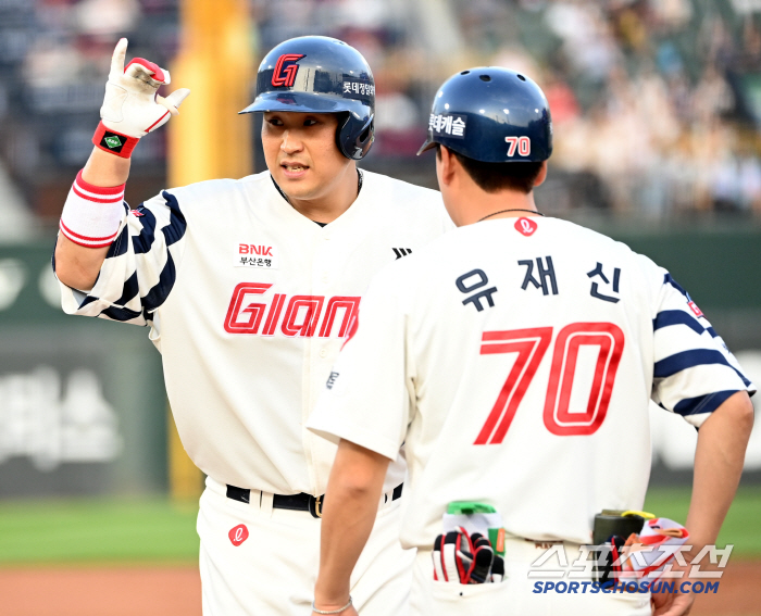 Resurrection after 7 years? Kim Tae-hyung-sik, last in the number of pinch hits, baseball of faith → There is no one to look forward to the 8 billion bat 