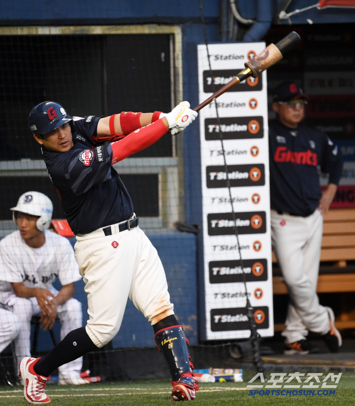 Resurrection after 7 years? Kim Tae-hyung-sik, last in the number of pinch hits, baseball of faith → There is no one to look forward to the 8 billion bat 