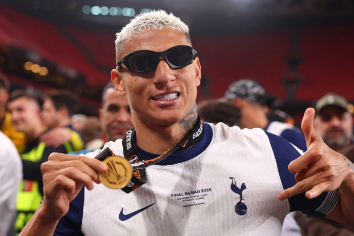 What? 102.6 billion won? What are you doing without selling it right now? Tottenham fans are enthusiastic about the possibility of selling Hishalisson, sell it quickly