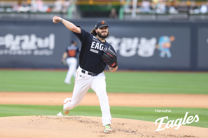 12 wins in Ponce & Chae Eun Sung's home run. 6 consecutive wins! Hanwha's No. 1 ranking will continue in the second half of the year...KT, Patrick, 2 perfect innings before his debut 
