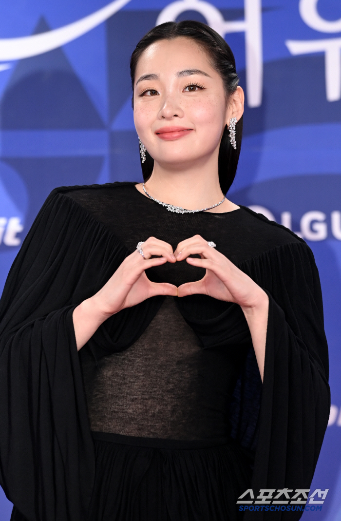  Kim Minha, thank you for the rookie fox award