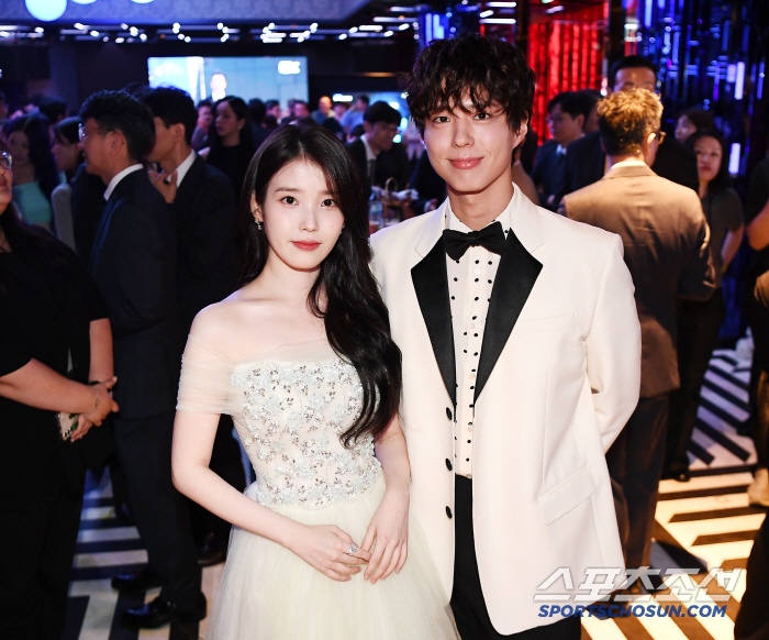 Grand Prize → Three awards for best actress..IU had a great time! (Comprehensive)