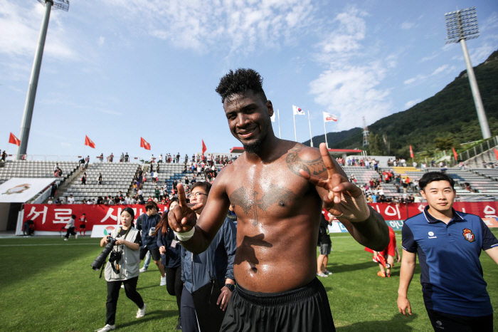 Korea is the happiest place in the K League, Shinhwa Malkong returns after 7 years...Only 1st and 2nd Division MVP Score King Ulsan to officially announce recruitment