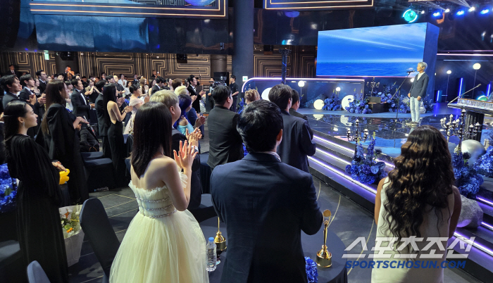  Actors and entertainers who all stood on the stage to celebrate Choi Baekho