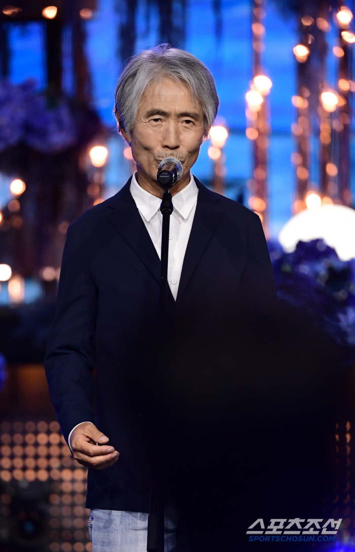  Choi Baekho Blue Dragon Series Awards. Great performance