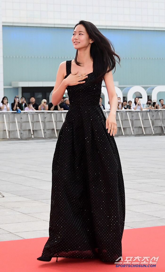  Elegant beauty