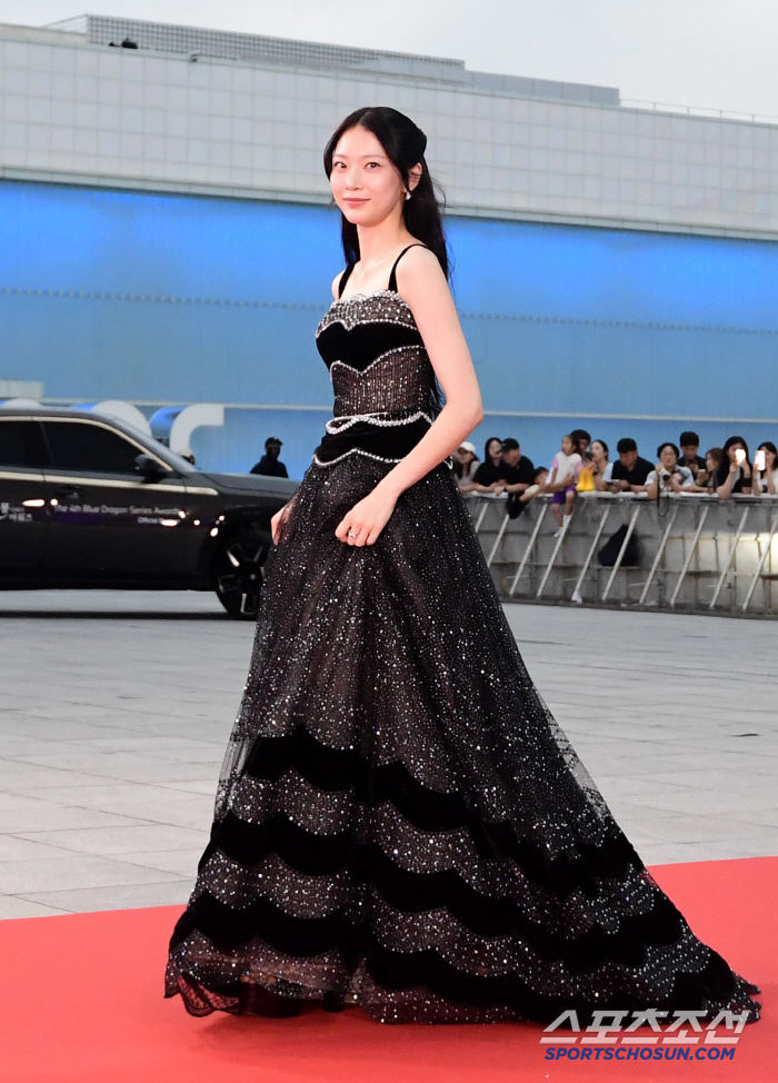  Gong Seungyeon's beautiful face