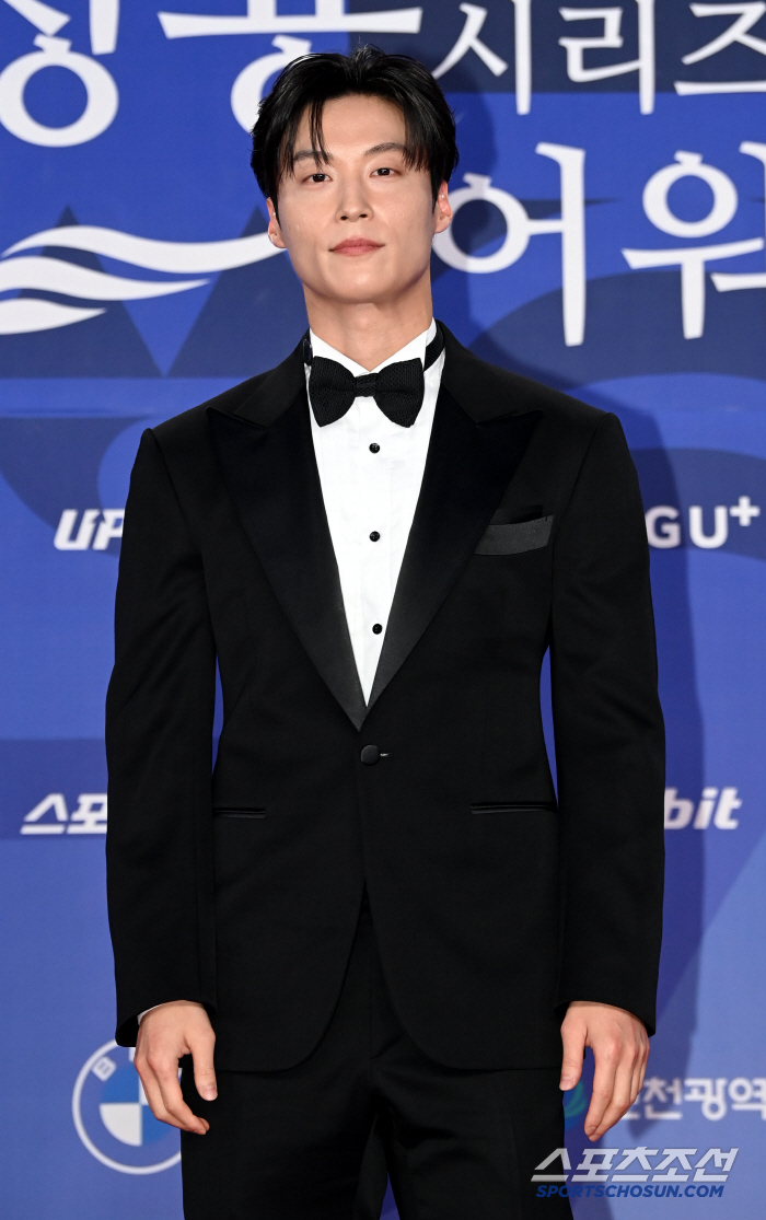  Heo Namjoon, handsome with a brilliant tuxedo