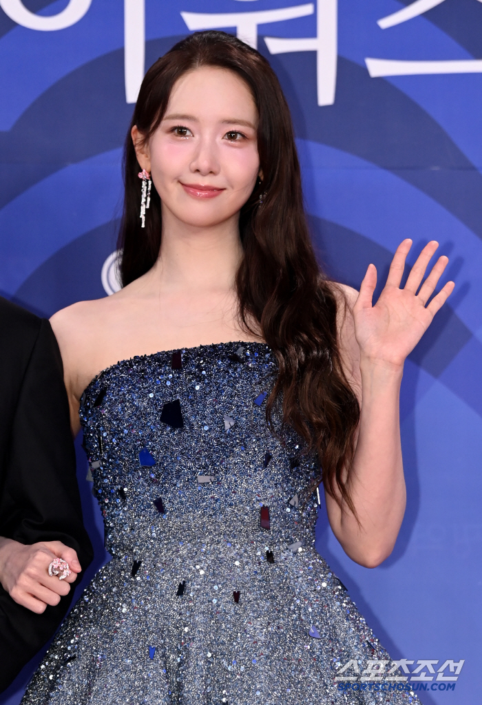  Im Yoona, beautiful flower deer