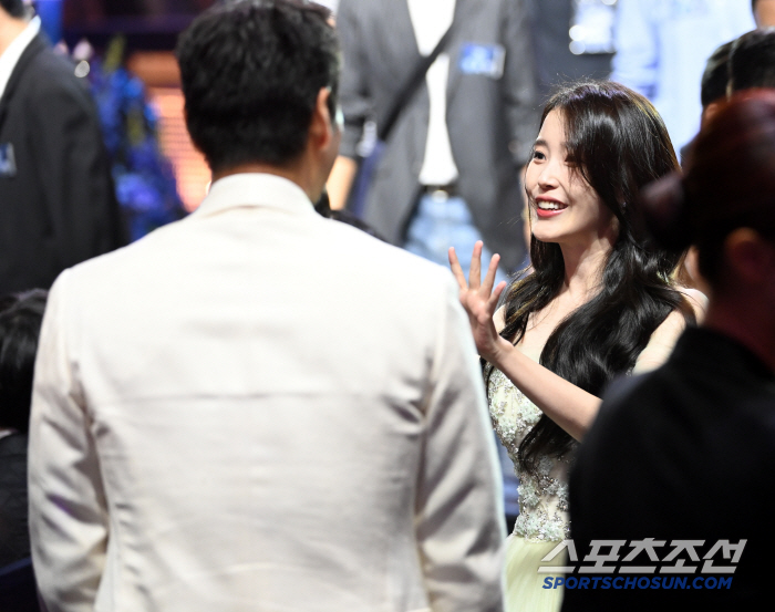  IU smiles at the pleasure
