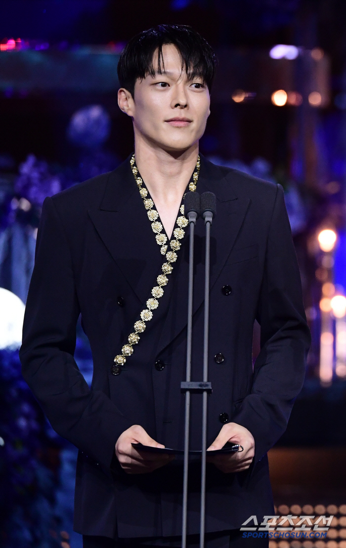  Jang Ki Yong's exciting visual