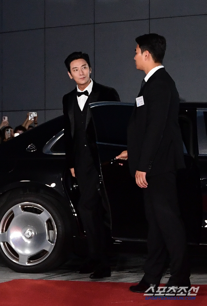  Joo Jihoon, get off in a cool way