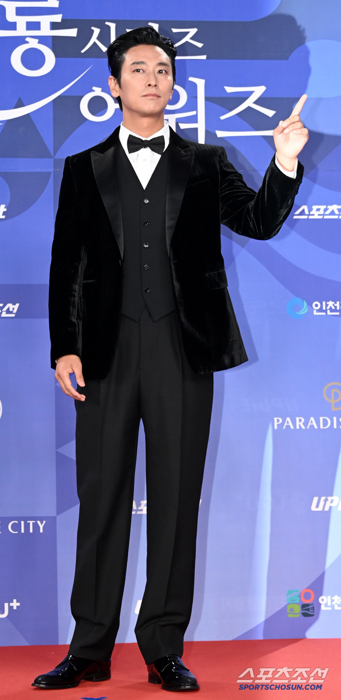  Ju Jihoon, charismatic from the fingertips