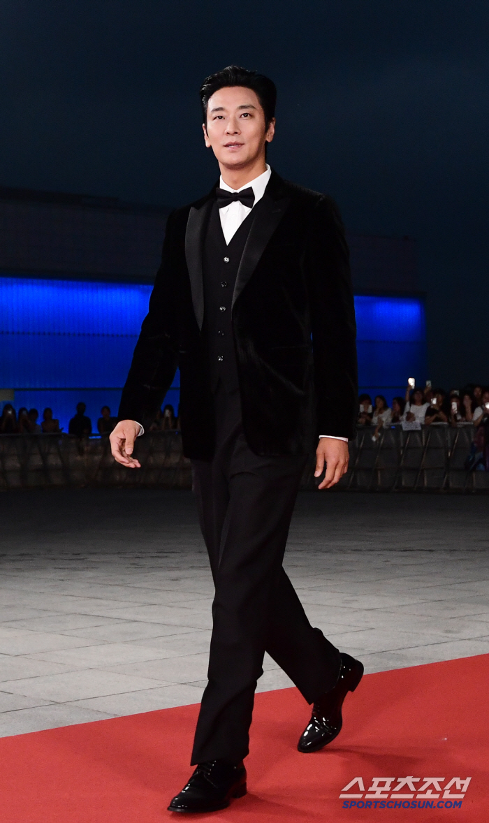  Ju Jihoon is the perfect man