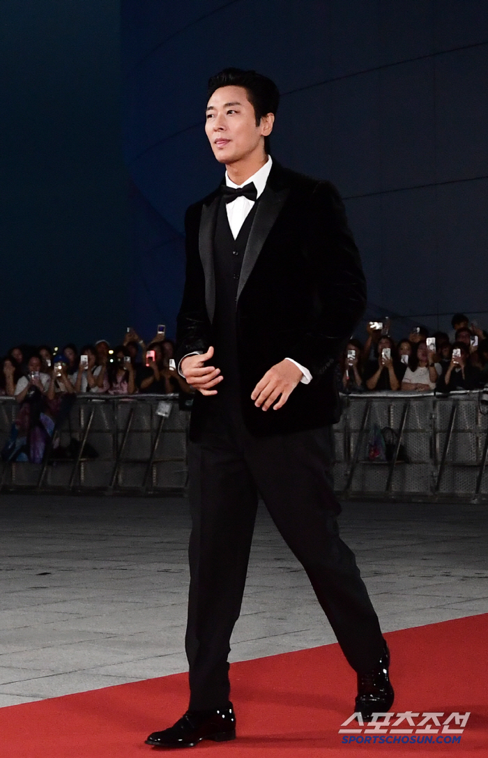  Ju Jihoon, super rich