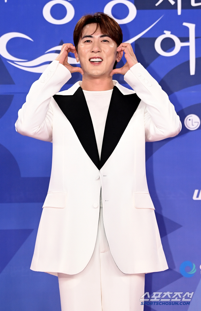  Kim Wonhoon, get a cheek heart