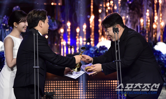  Kwak Jun Bin Moon Sang Hoon, congratulations