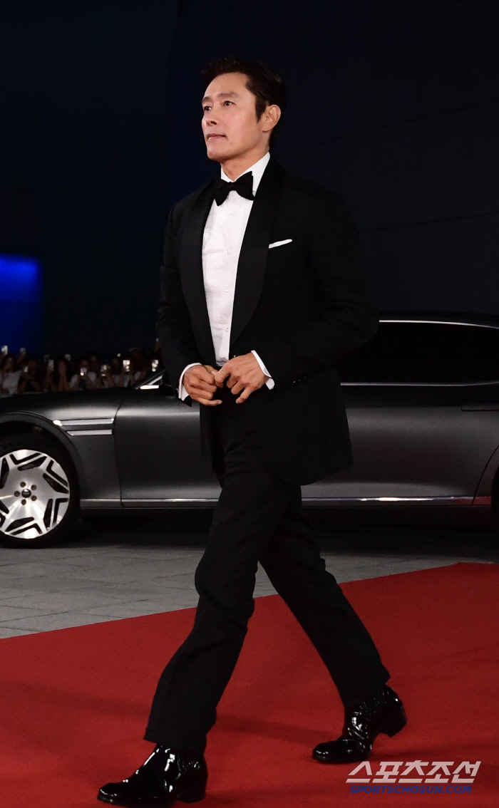  Lee Byung-hun, the main character of Squid Game