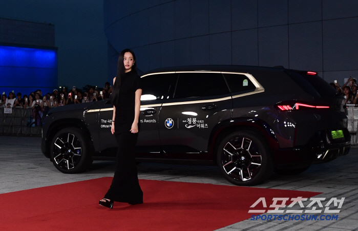  Lee Hyeri, a chic actress
